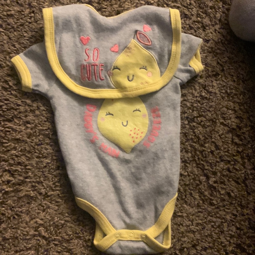 Onesie/bib set
